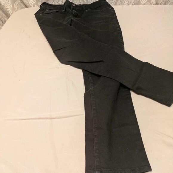 Levi's Strauss Signature Womens 30 x 32 Black Demi Curve Slim Leg 5 Pocket Denim - Picture 7 of 10